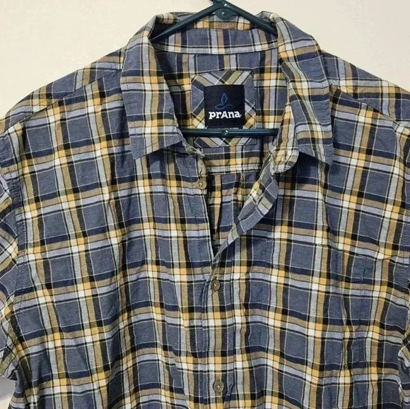 Prana Short Sleeve Button Down Size XL EUC - Picture 3 of 6